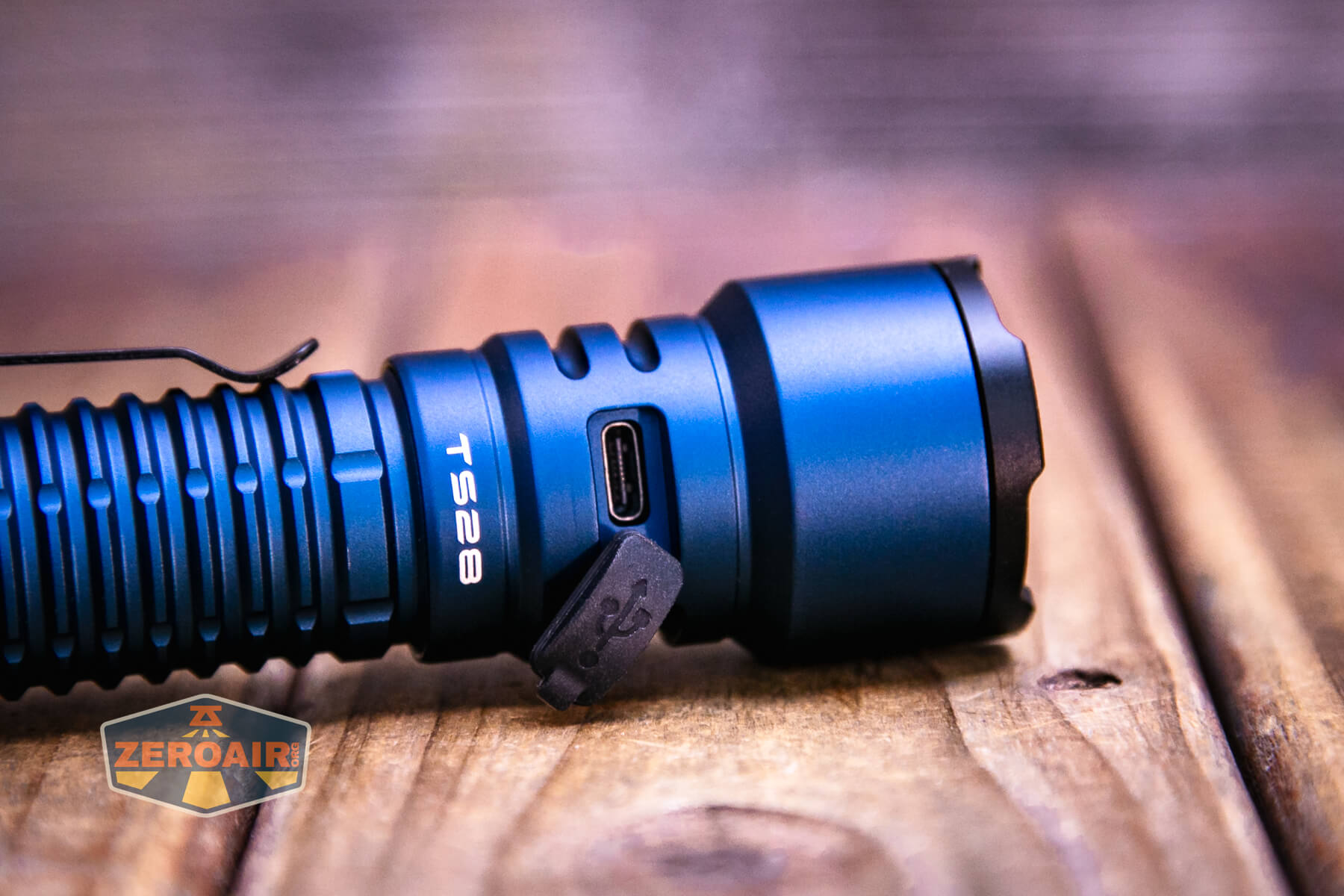 Wurkkos TS28 blue flashlight charging port open