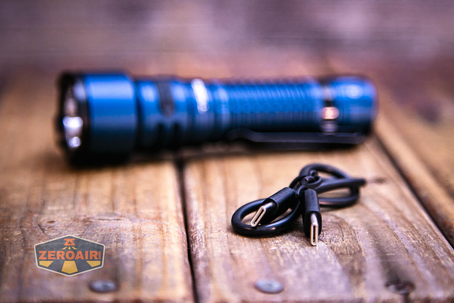 Wurkkos TS28 blue flashlight charging cable
