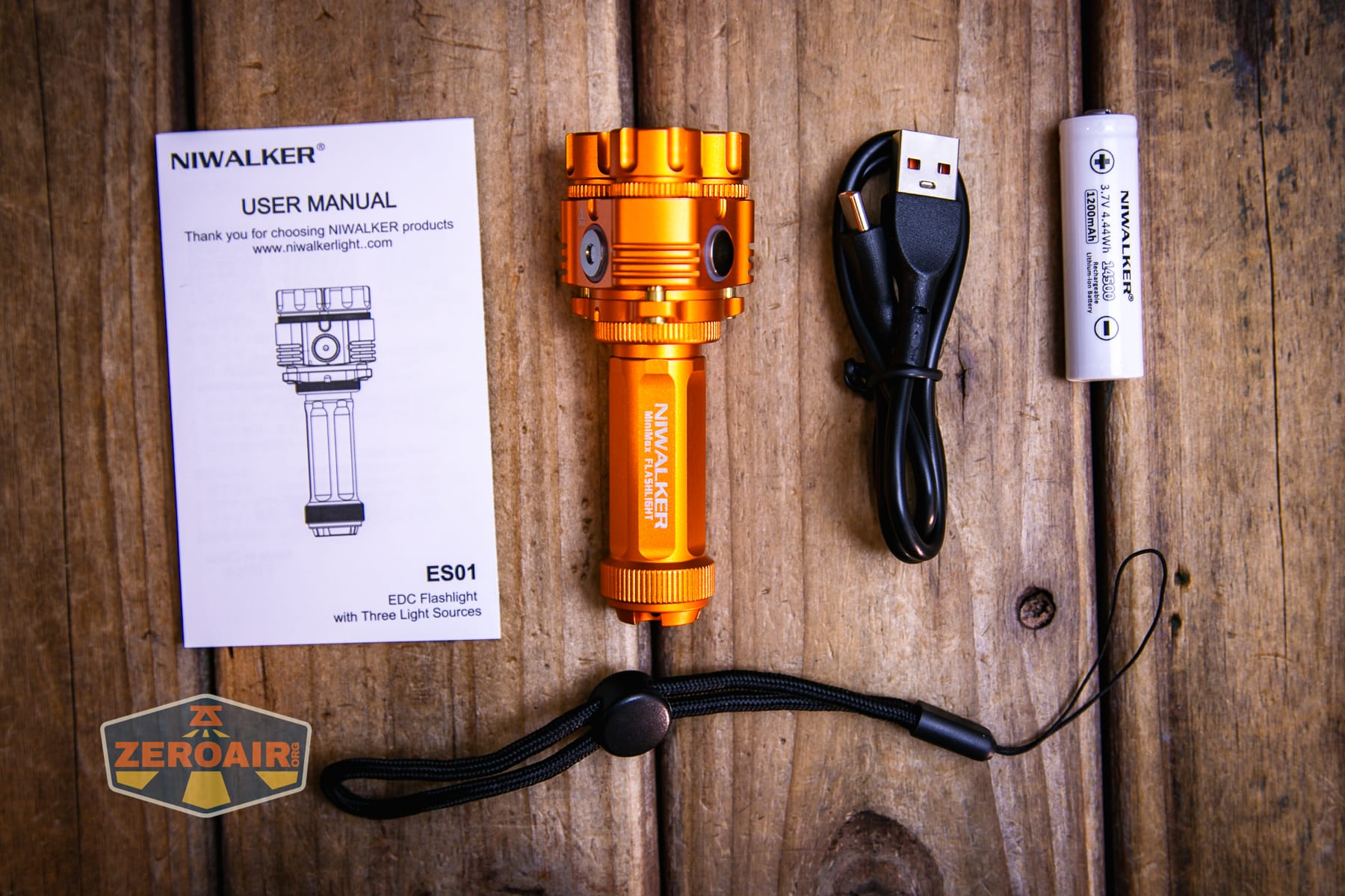 Niwalker ES01 Three Light flashlight what's included