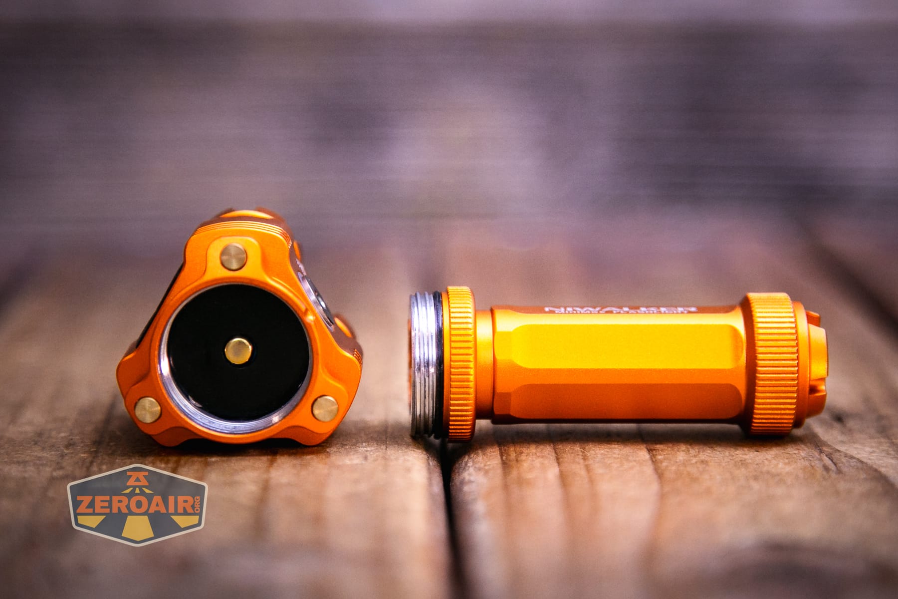 Niwalker ES01 Three Light flashlight positive contact and threads