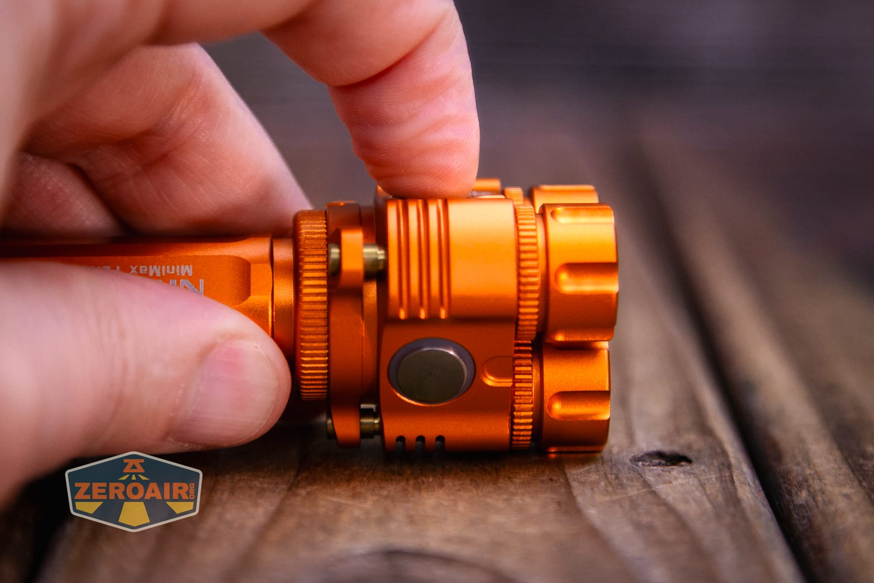 Niwalker ES01 Three Light flashlight main switch actuation
