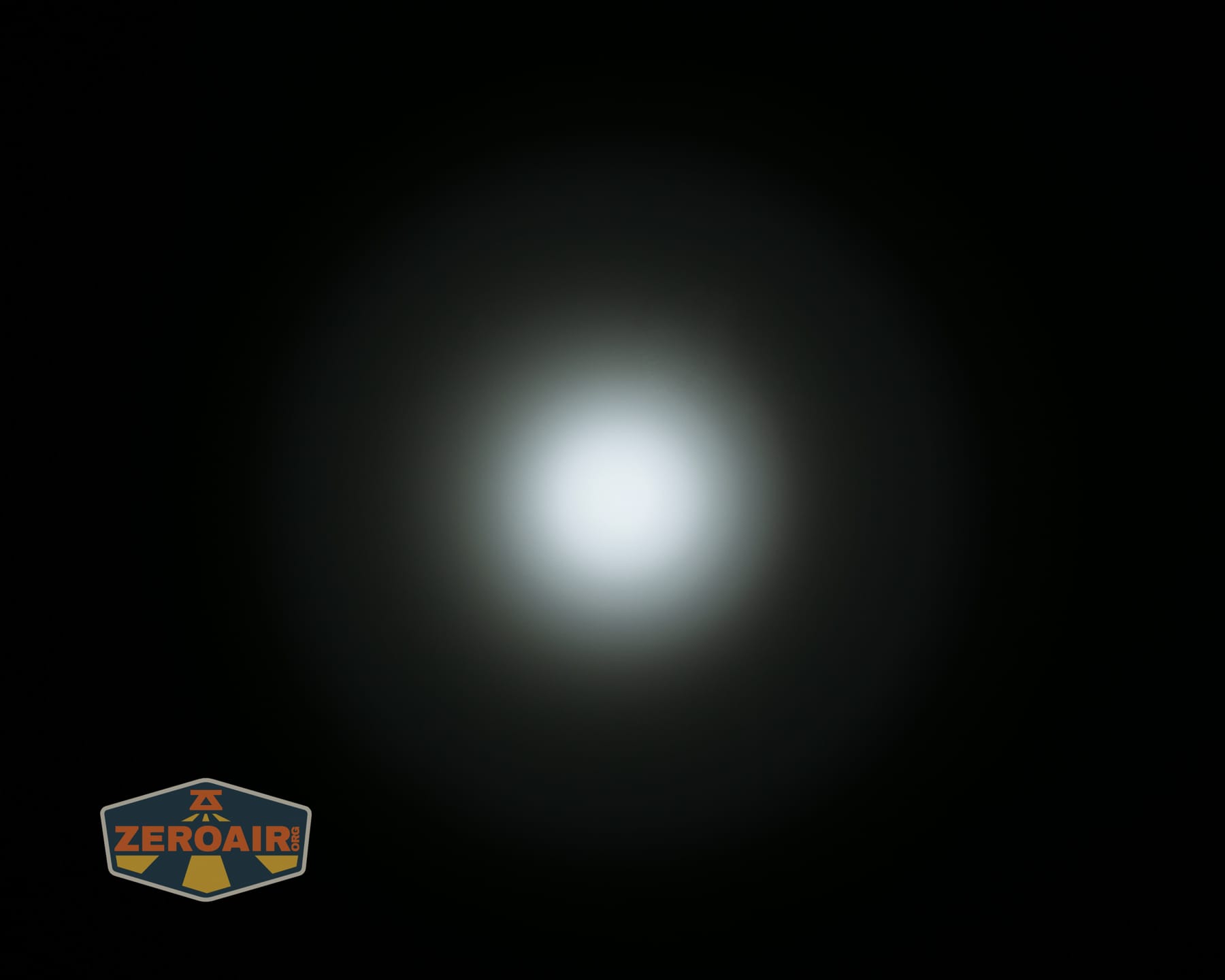 Niwalker ES01 Three Light flashlight beamshots on ceiling