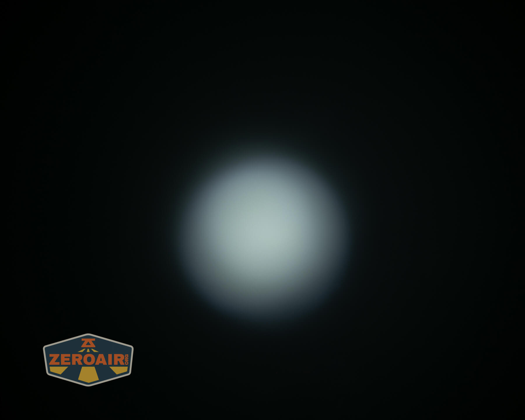 Olight Oknife MK beamshots on ceiling