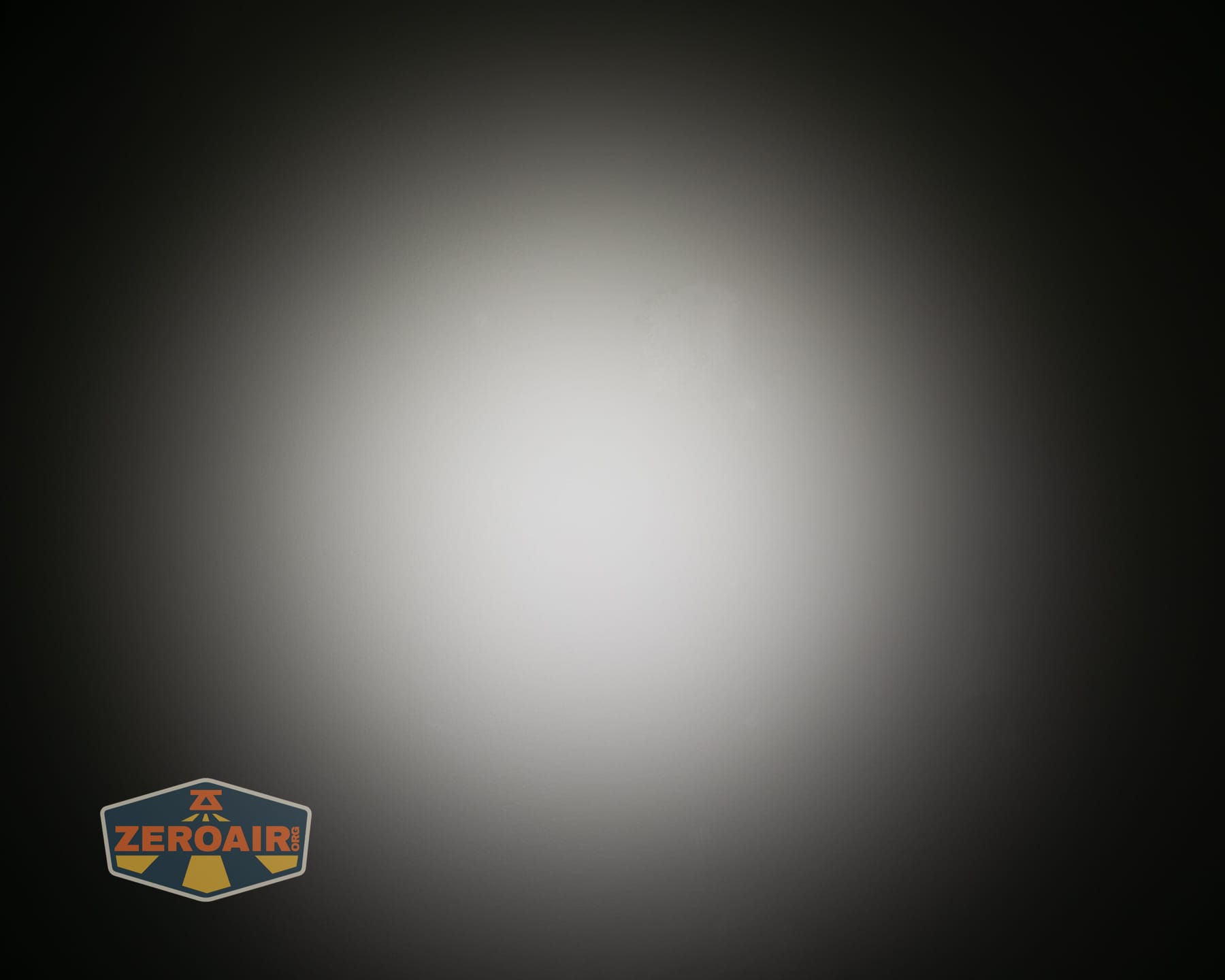 Skilhunt H150V4 5000K headlamp beamshots on ceiling