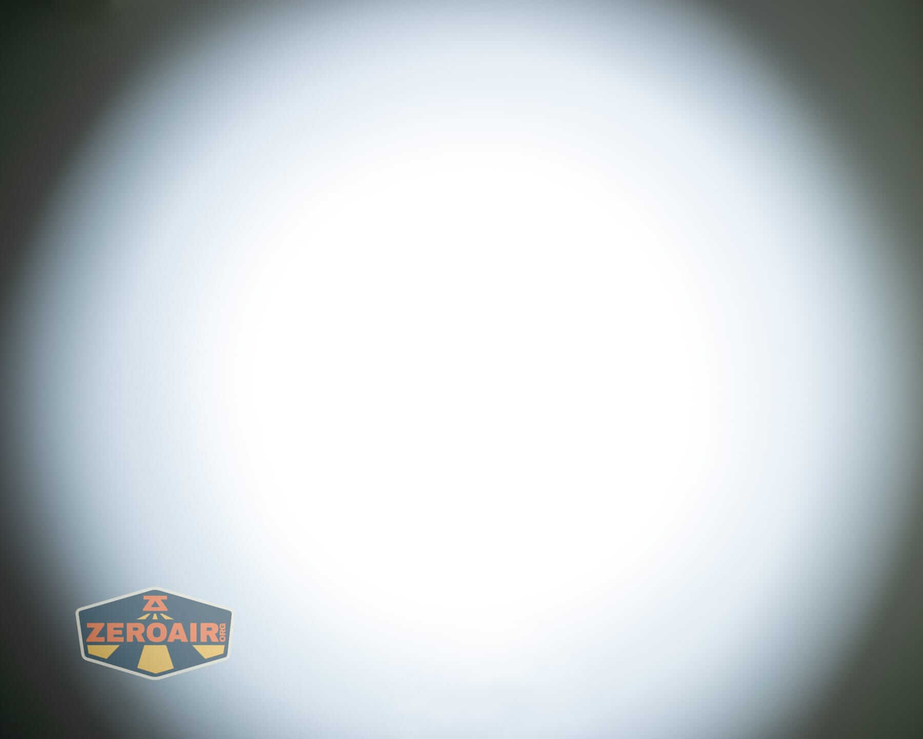 Sofirn SK31 Tactical Duty flashlight beamshots on ceiling