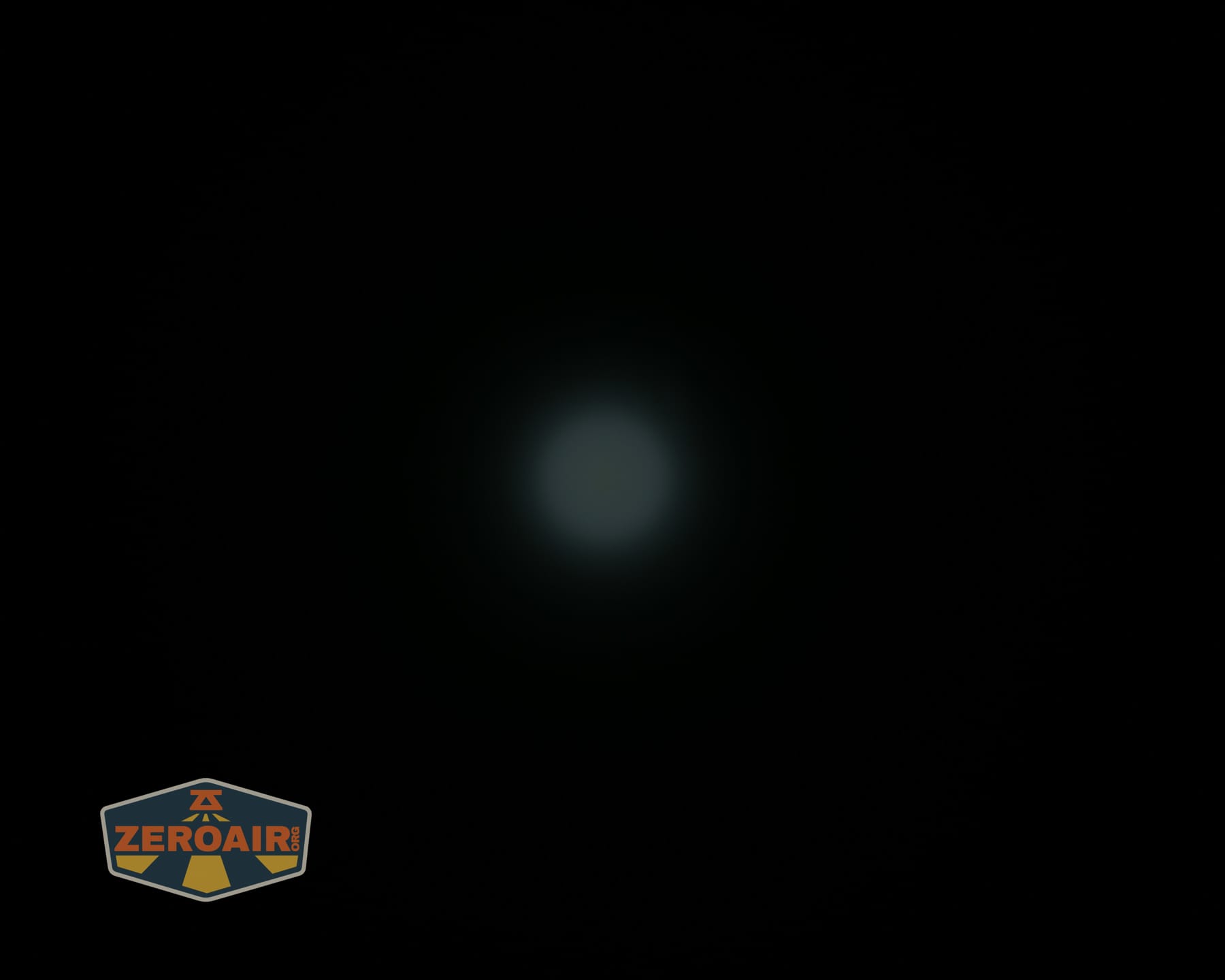 Speras EST UV flashlight beamshots on ceiling