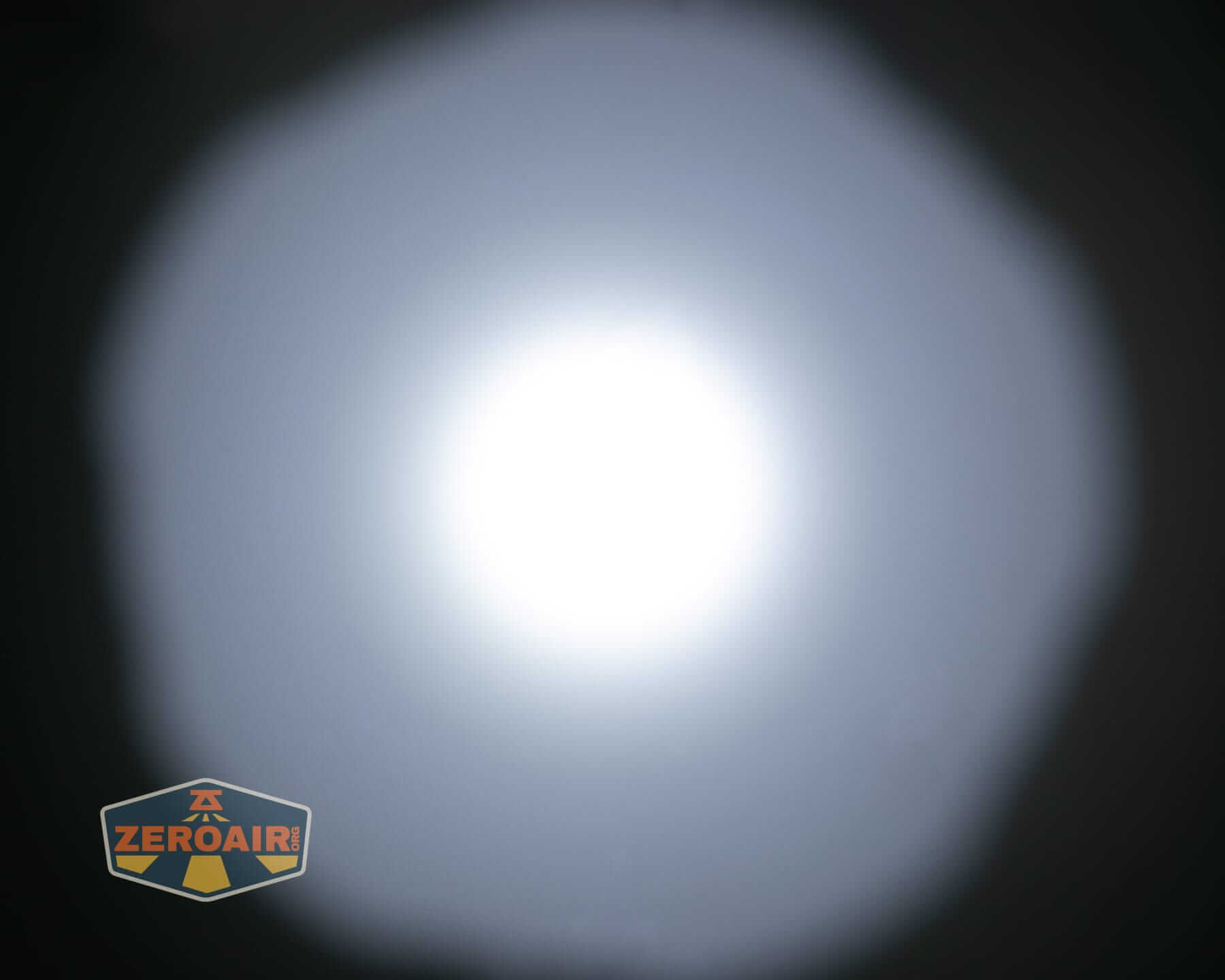 Speras EST UV flashlight beamshots on ceiling
