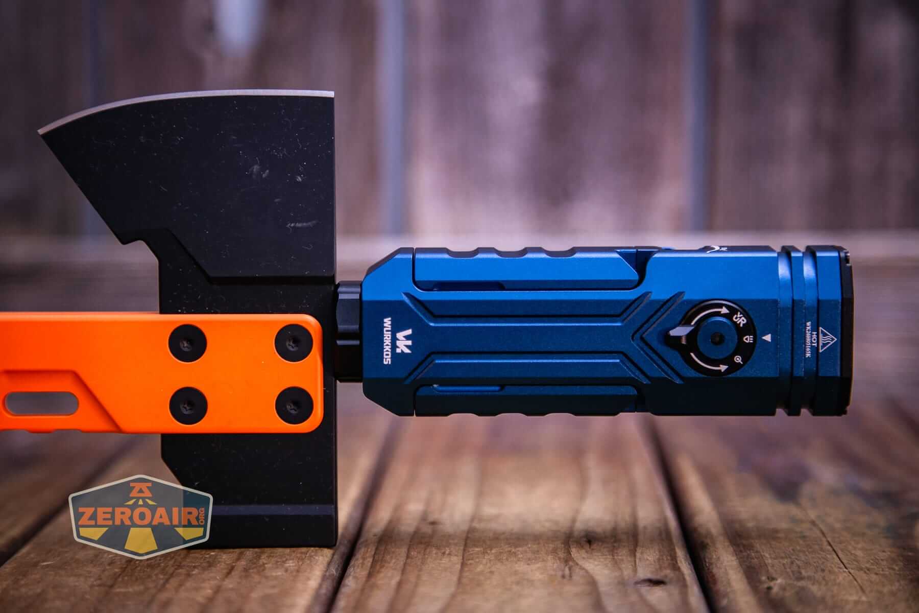 Wurkkos HD02 Pro flashlight magnet in use