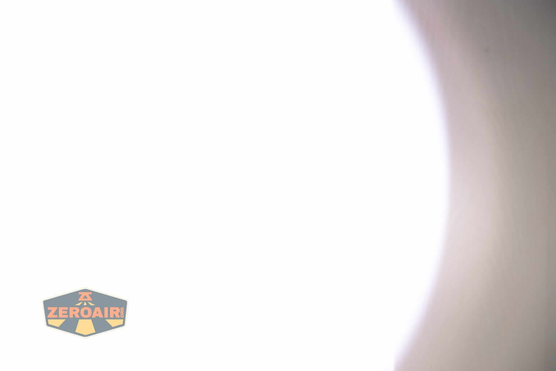Wurkkos HD02 Pro flashlight beamshots on door (at 1') compared to nichia 219b 4500K