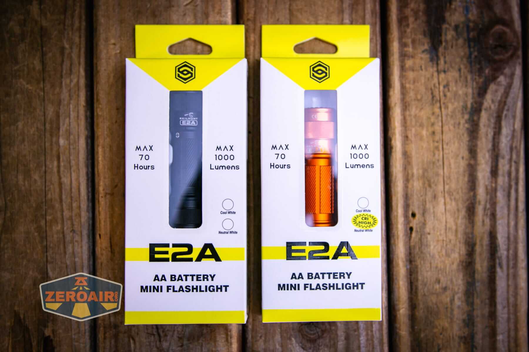 Skilhunt E2A V2 flashlight box