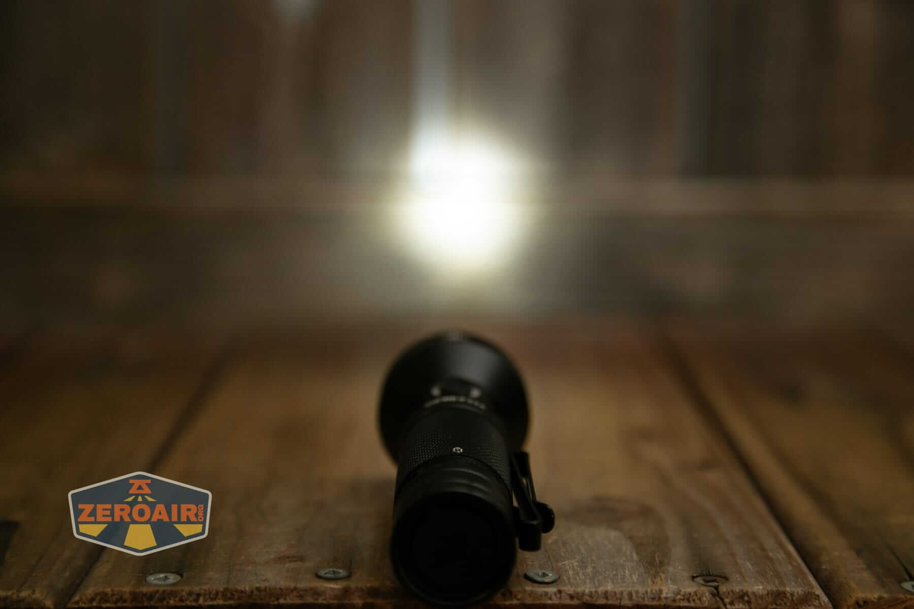 Sofirn IF22A thrower flashlight emitter on