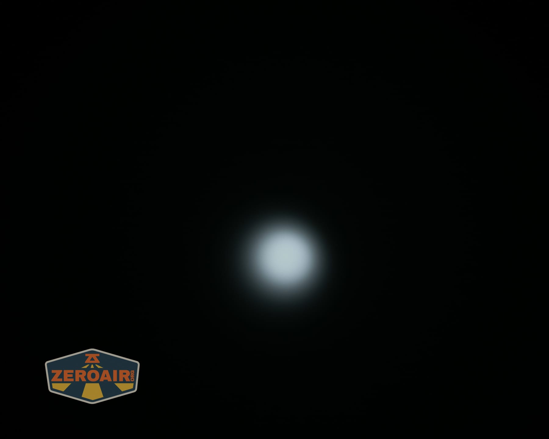 Sofirn IF22A V2 flashlight beamshots on ceiling