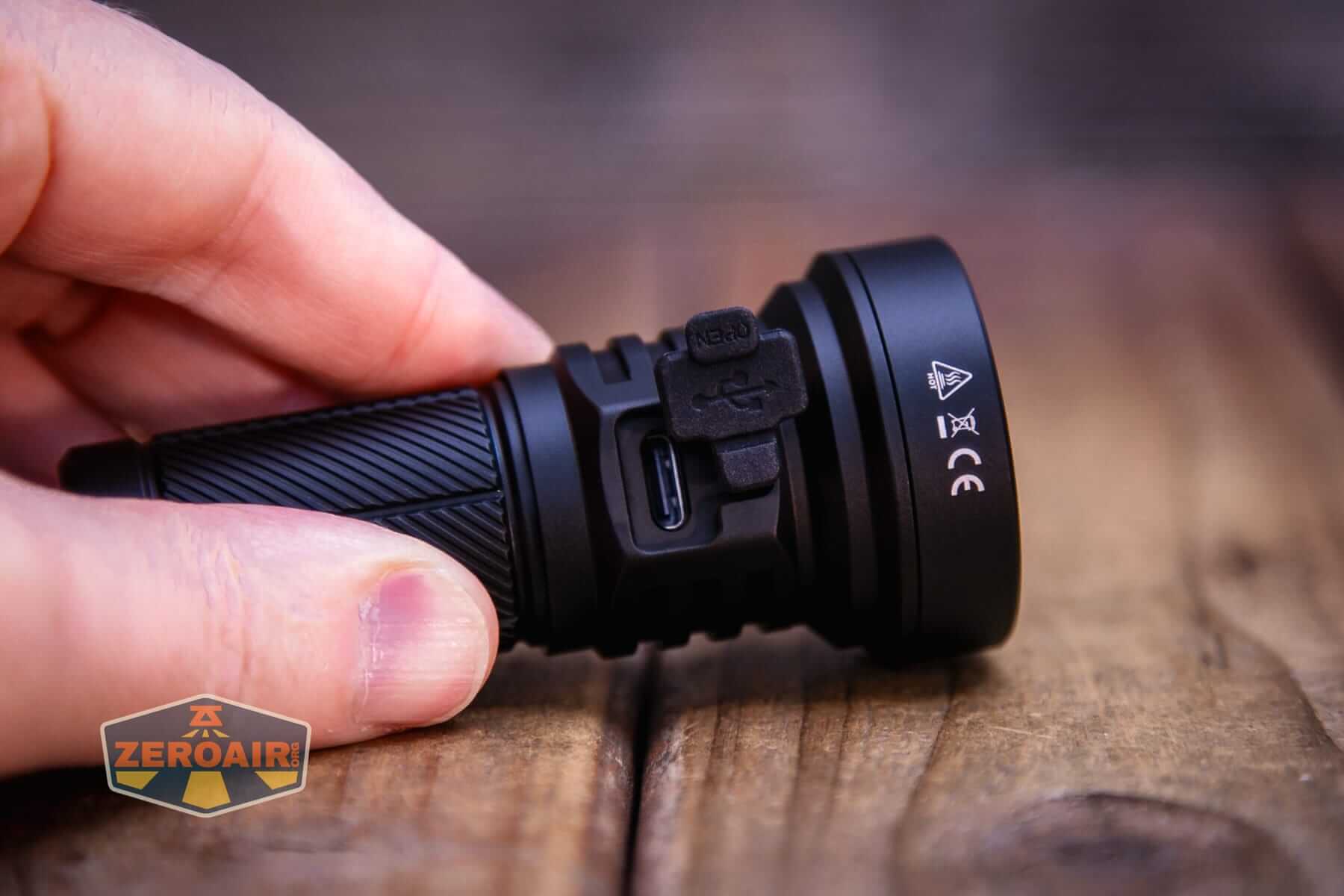 Speras M4 V3 compact EDC flashlight charging port