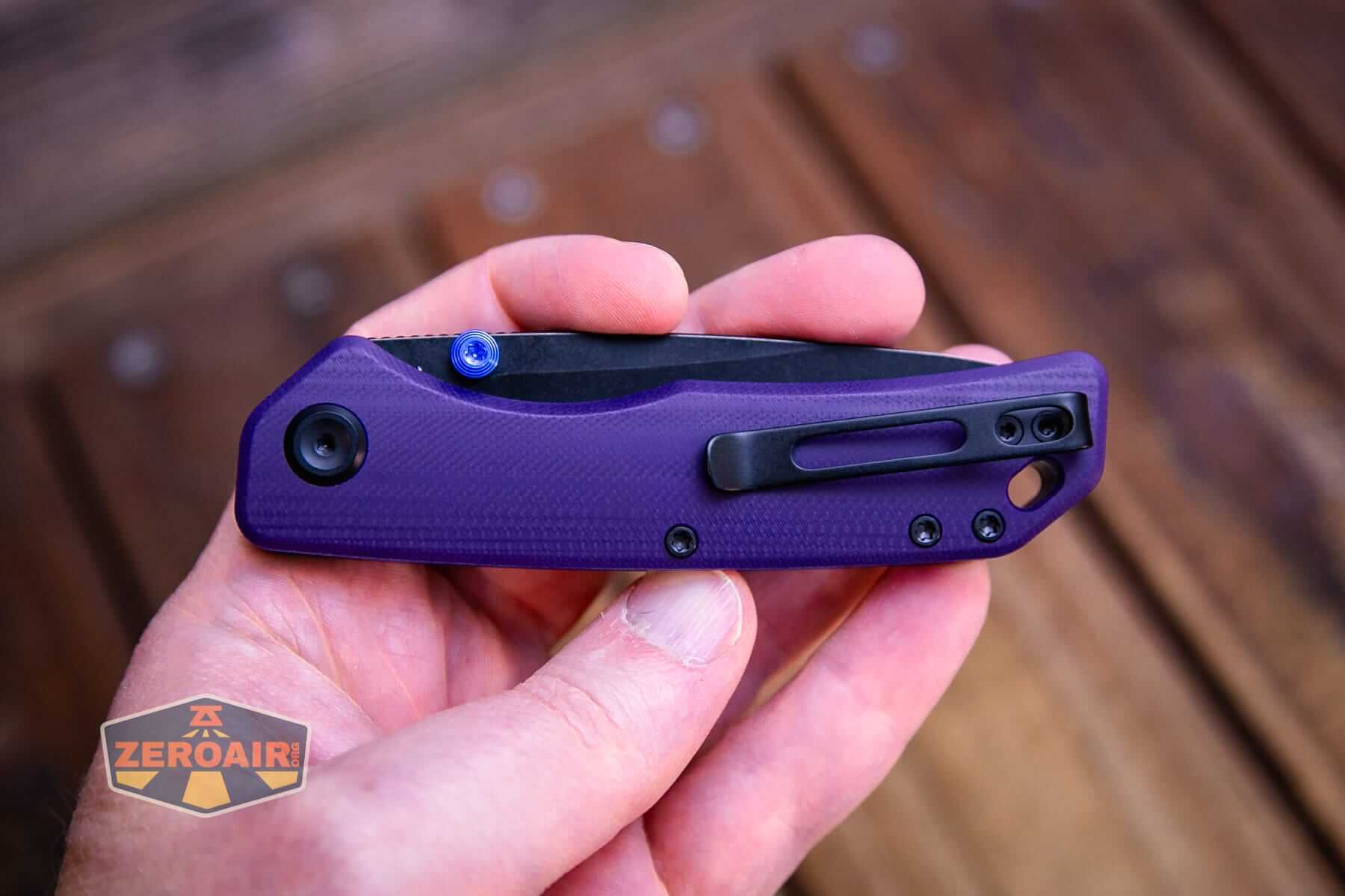 Vosteed Marten 330 Purple knife in hand